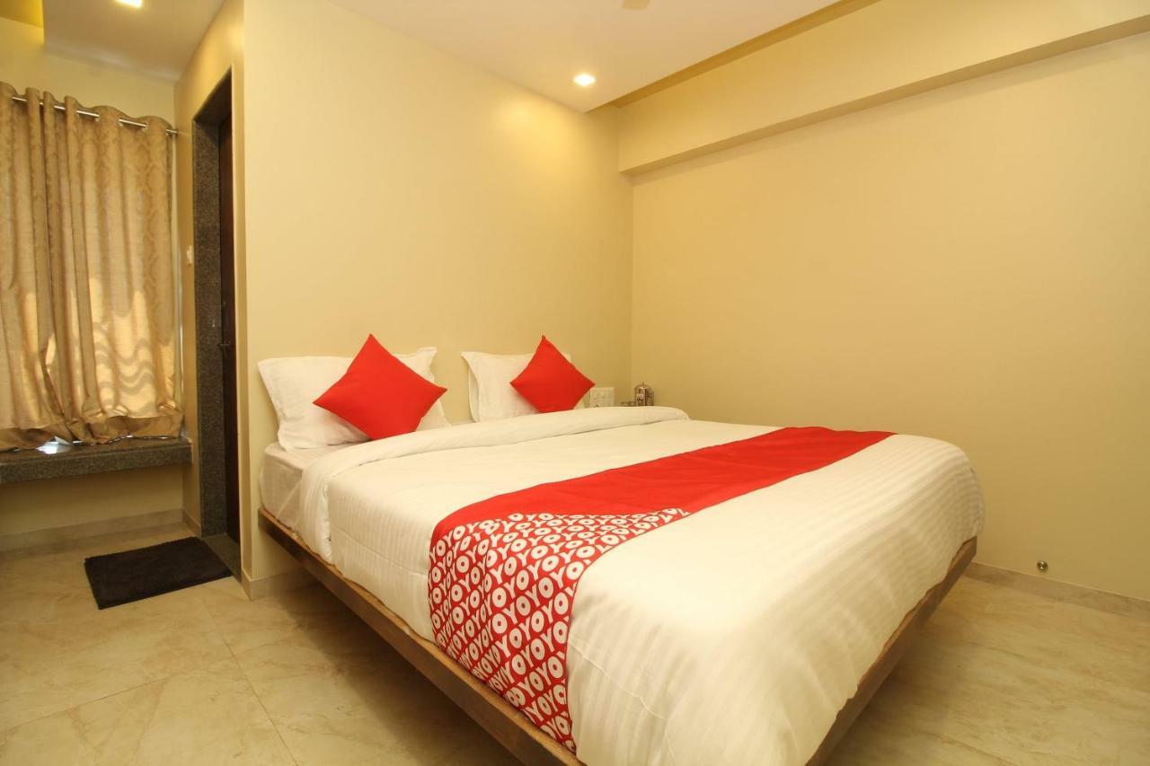 Oyo 37468 Nisha Lodging Sholapur Exterior foto