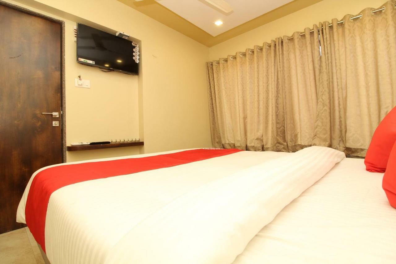 Oyo 37468 Nisha Lodging Sholapur Exterior foto