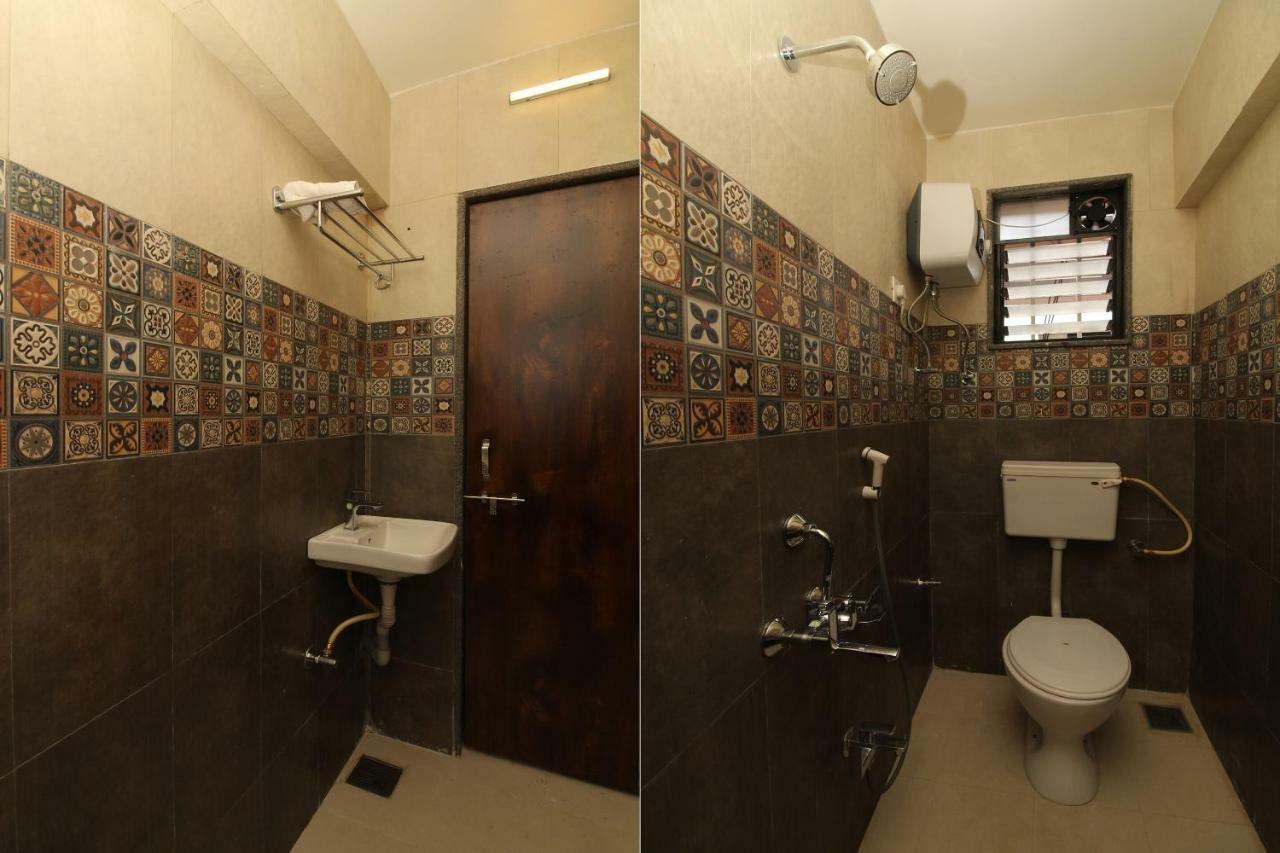 Oyo 37468 Nisha Lodging Sholapur Exterior foto